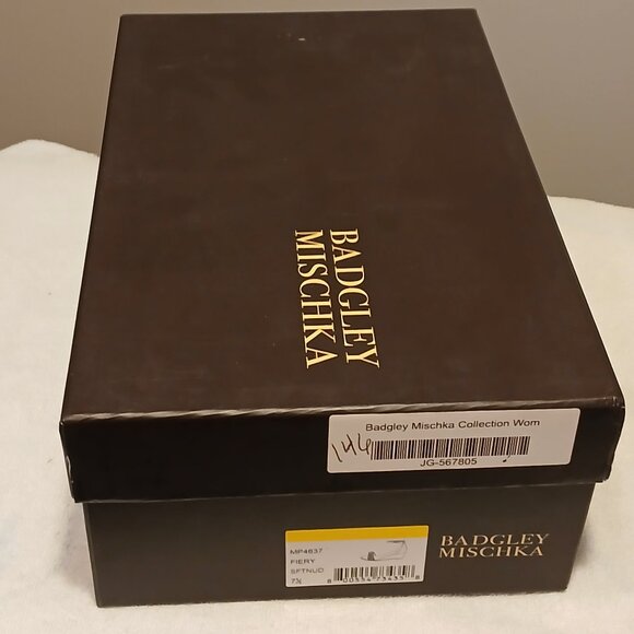 BADGLEY MISCHKA JEWELED FLATS w/STRAP like new, & in box - Picture 7 of 7